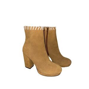 Urban Outfitters Tan Cow Suede Vintage Style Boots With Contrast Stitching SZ10